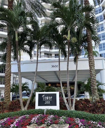 3600 Mystic Pointe Dr #1404