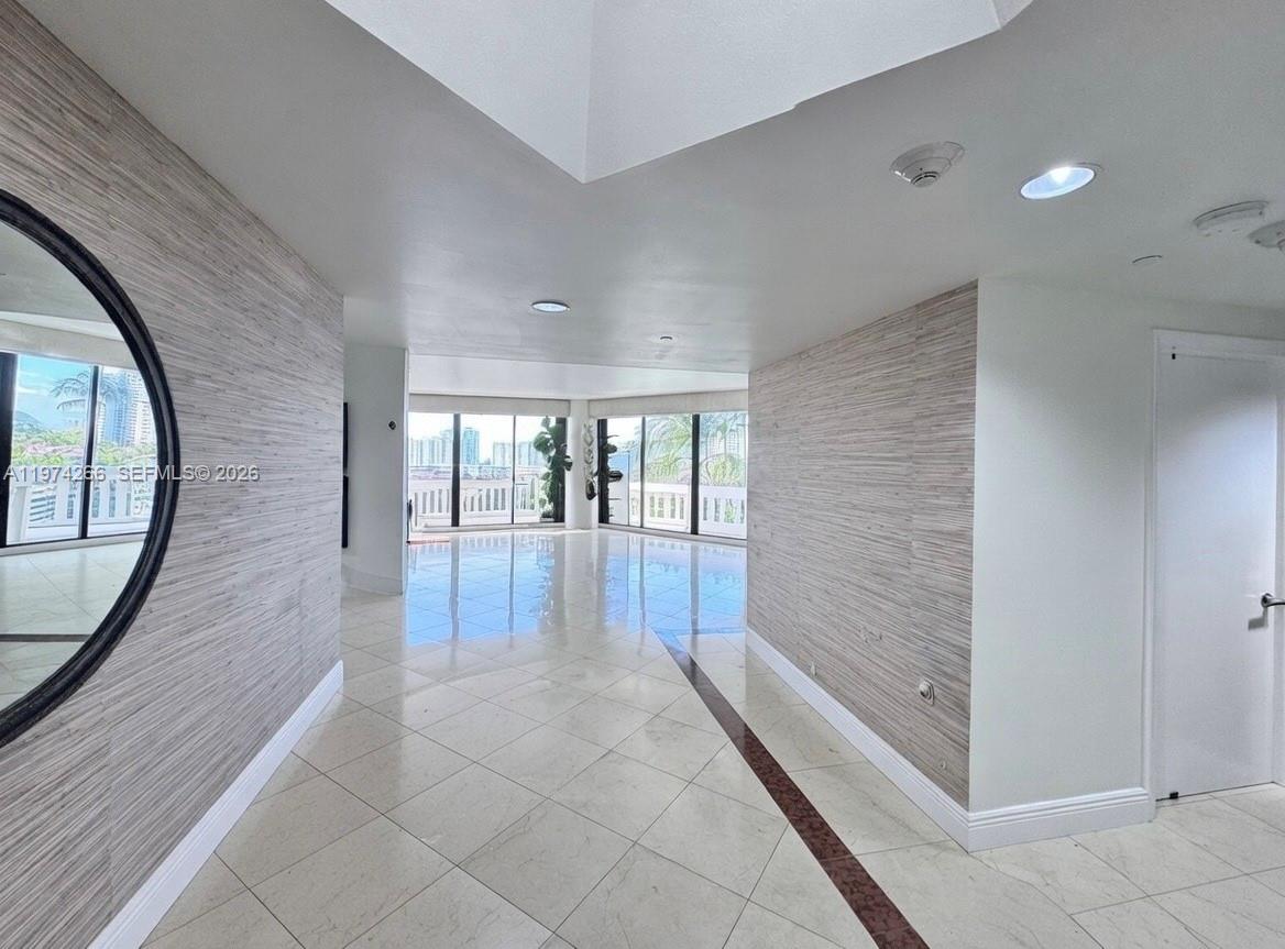 2000 Isl Blvd Williams Is