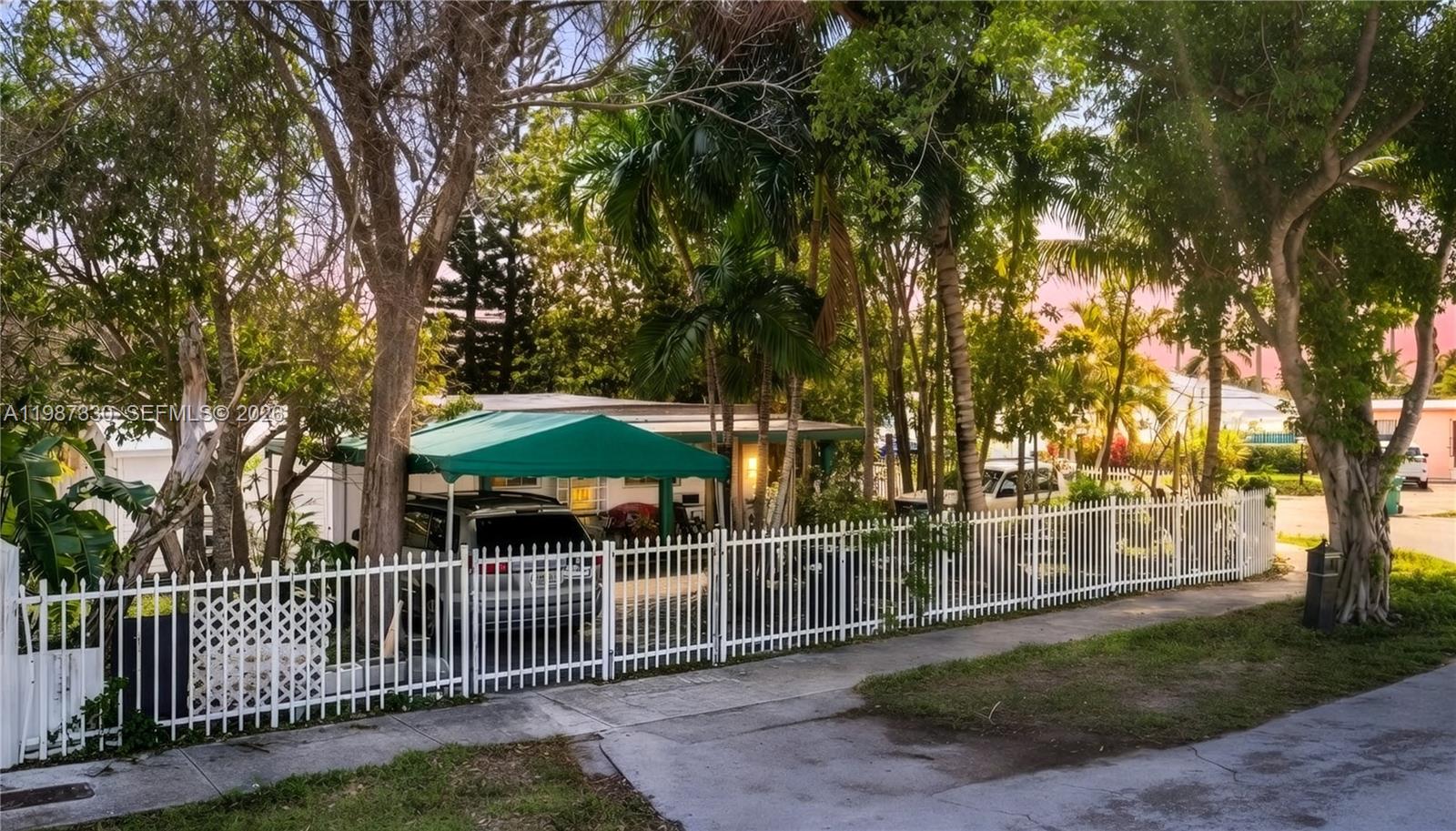 Tropical Estates