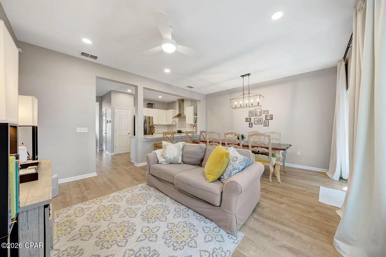 Image 5 For 233 Sand Oak Boulevard