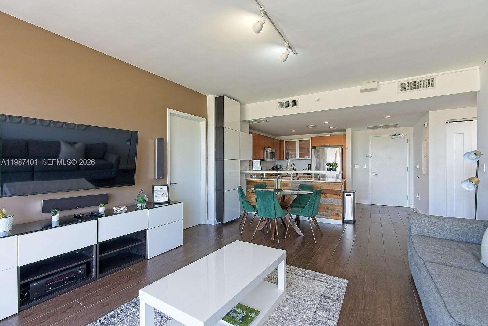 Condo for Sale in Miami, FL