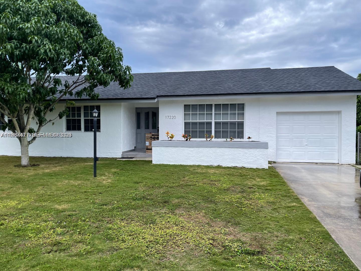 section 8 welcome. no hoa! Brand new roof. Spacious duplex in very sought-after Palmetto Bay. front unit is rented and rear unit is still available. Conveniently located close to US 1, Old cutler Rd and near shopping malls, restaurants, and a few blocks away from Palmetto Bay park. fenced side yard great for Pets.