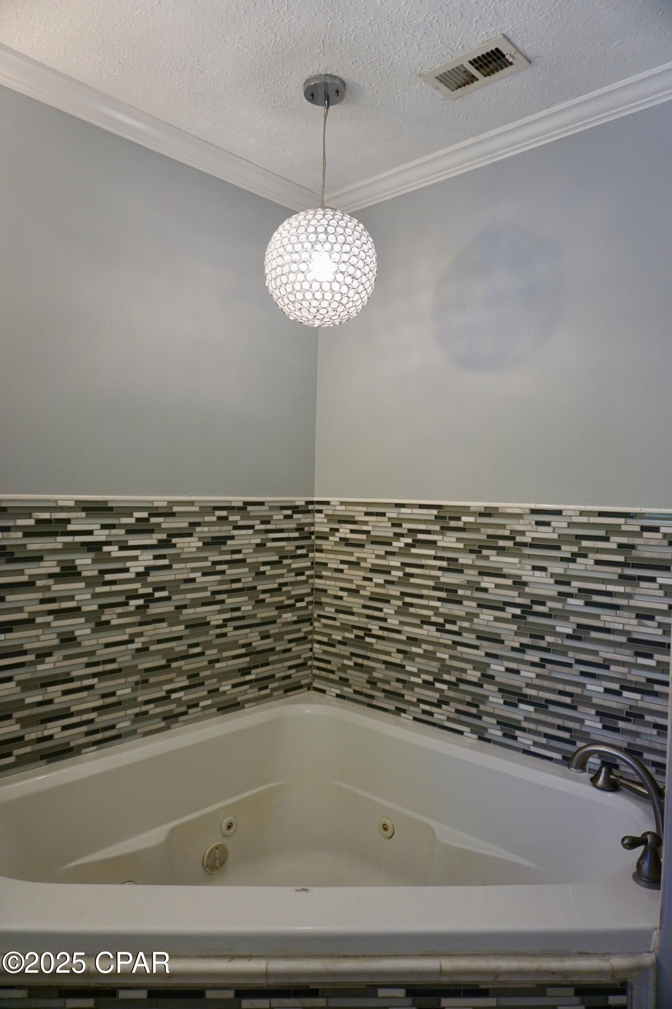 Image 18 For 2071 Short Avenue