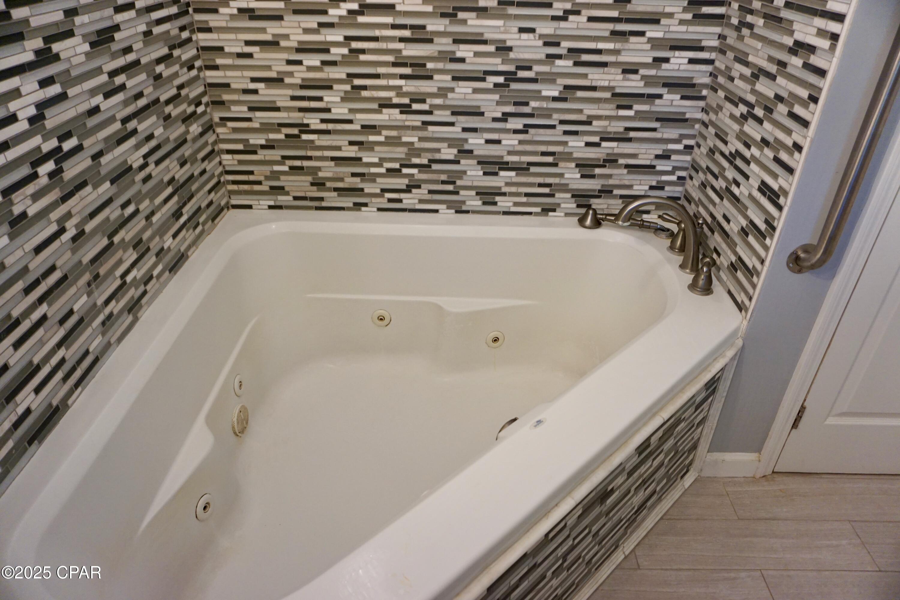 Image 19 For 2071 Short Avenue