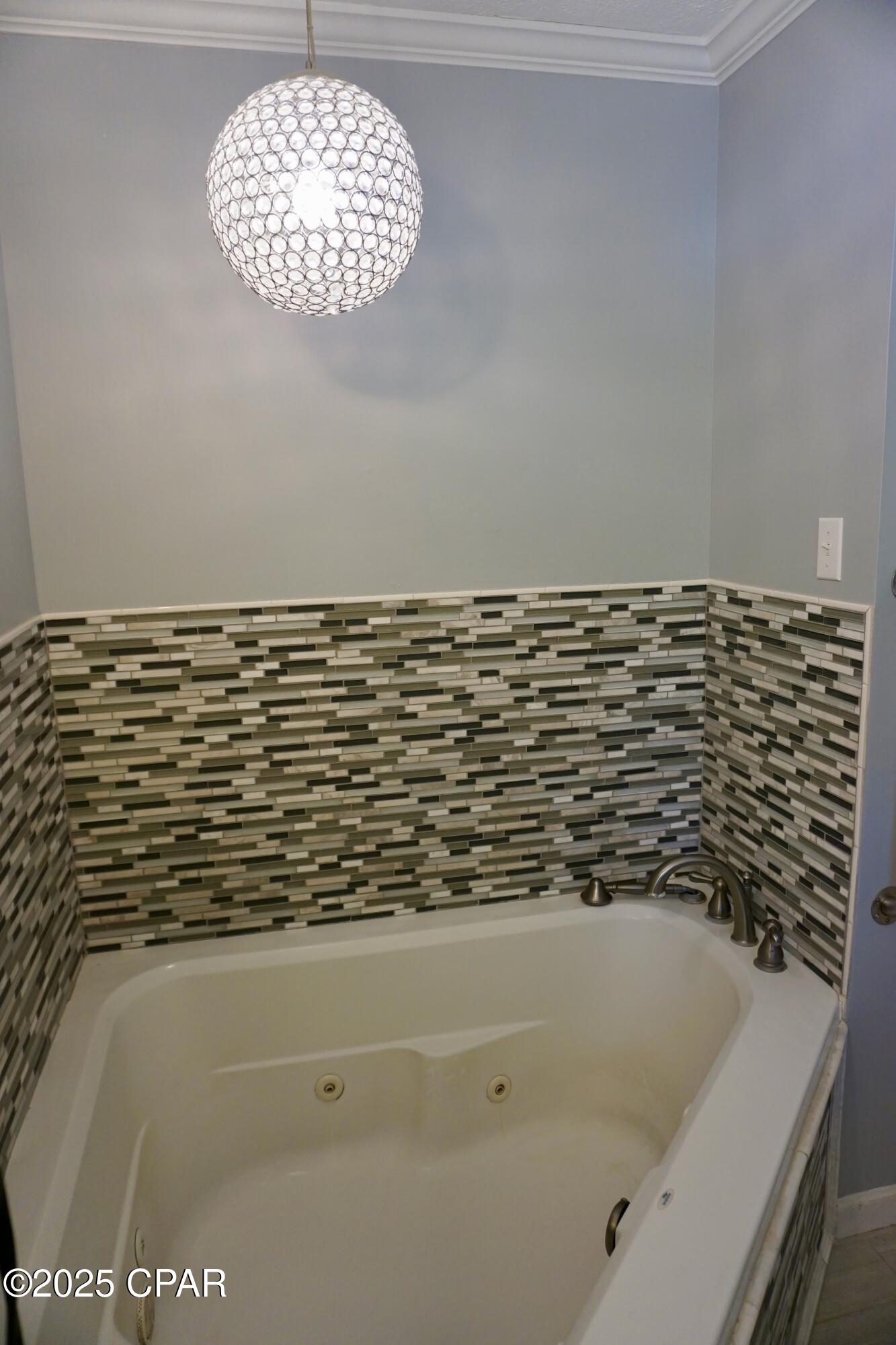 Image 20 For 2071 Short Avenue