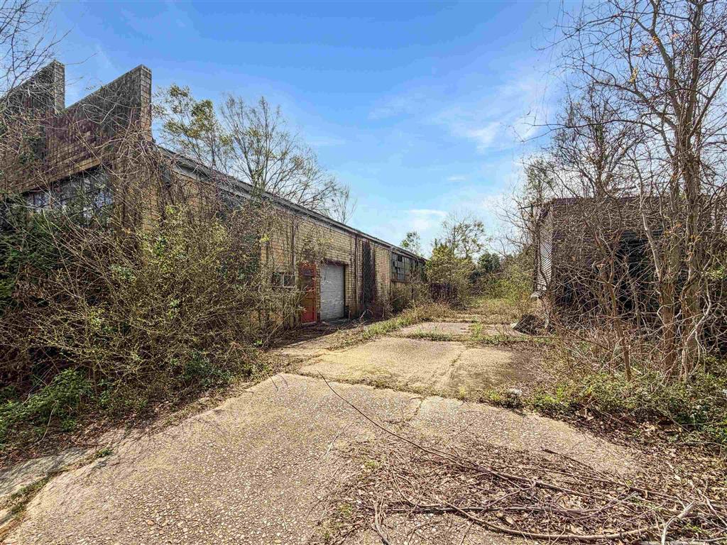 206 E 2nd Street