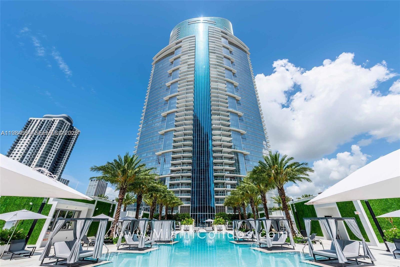 Paramount Miami World