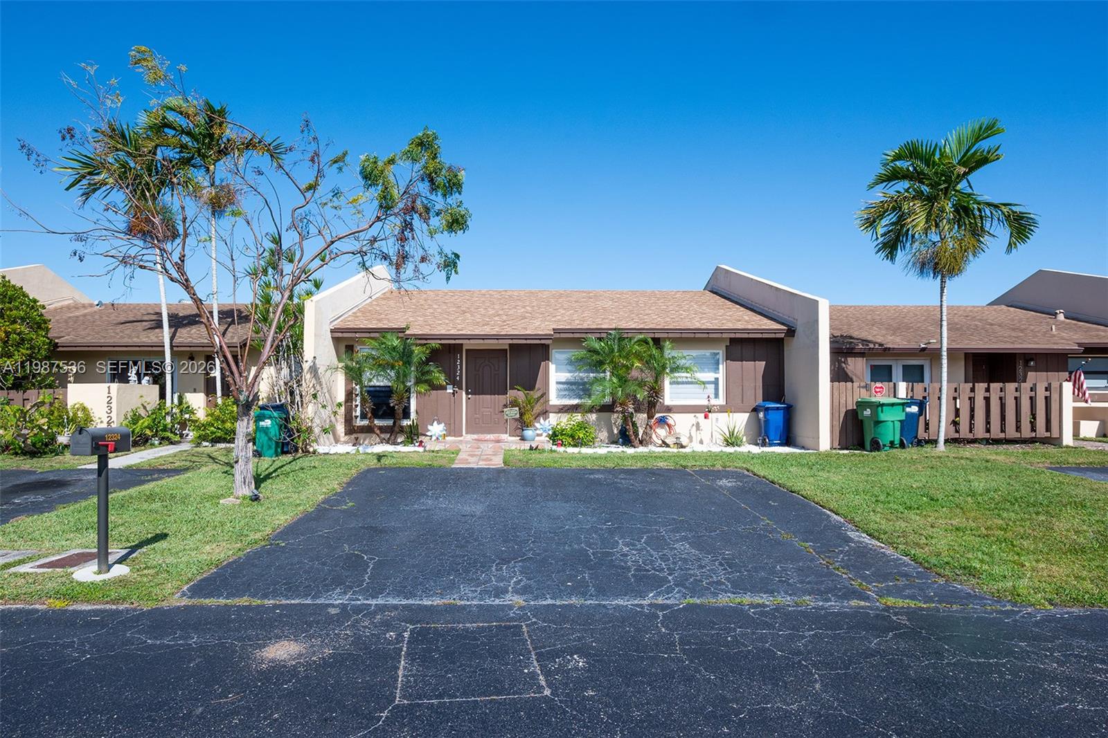 Devon-Aire Villas Sec 4