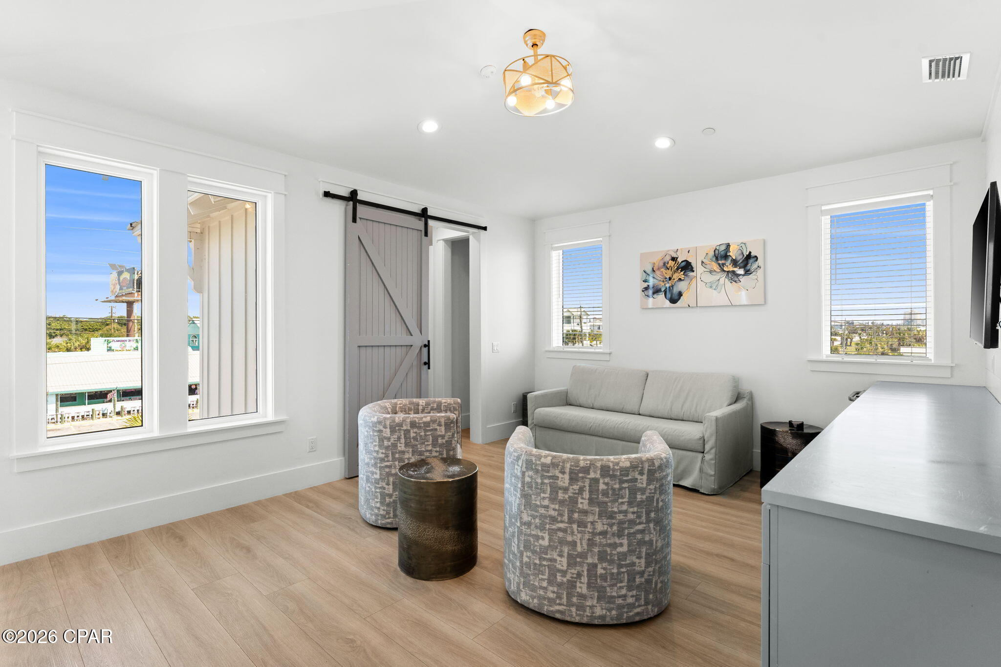 Listing photo id 64 for 13401 Oleander Drive