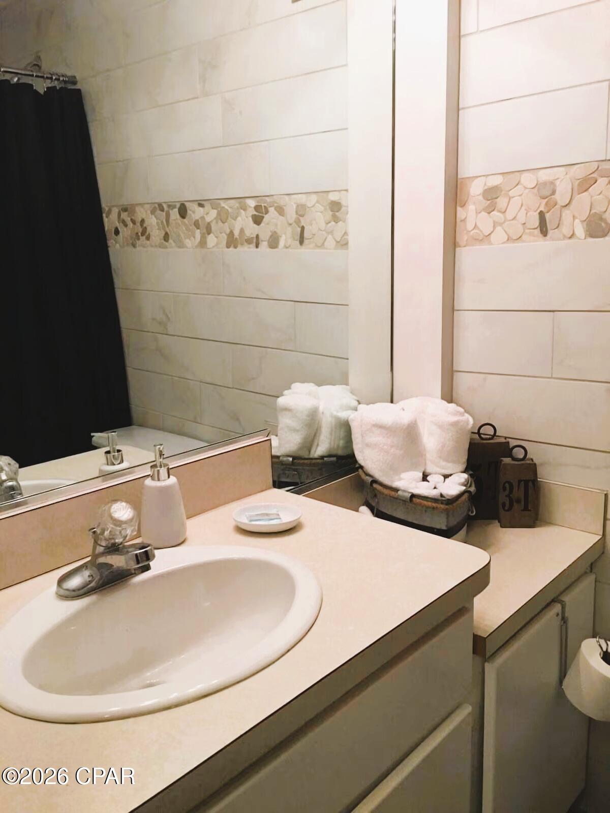 Image 8 For 8817 Thomas Drive A801