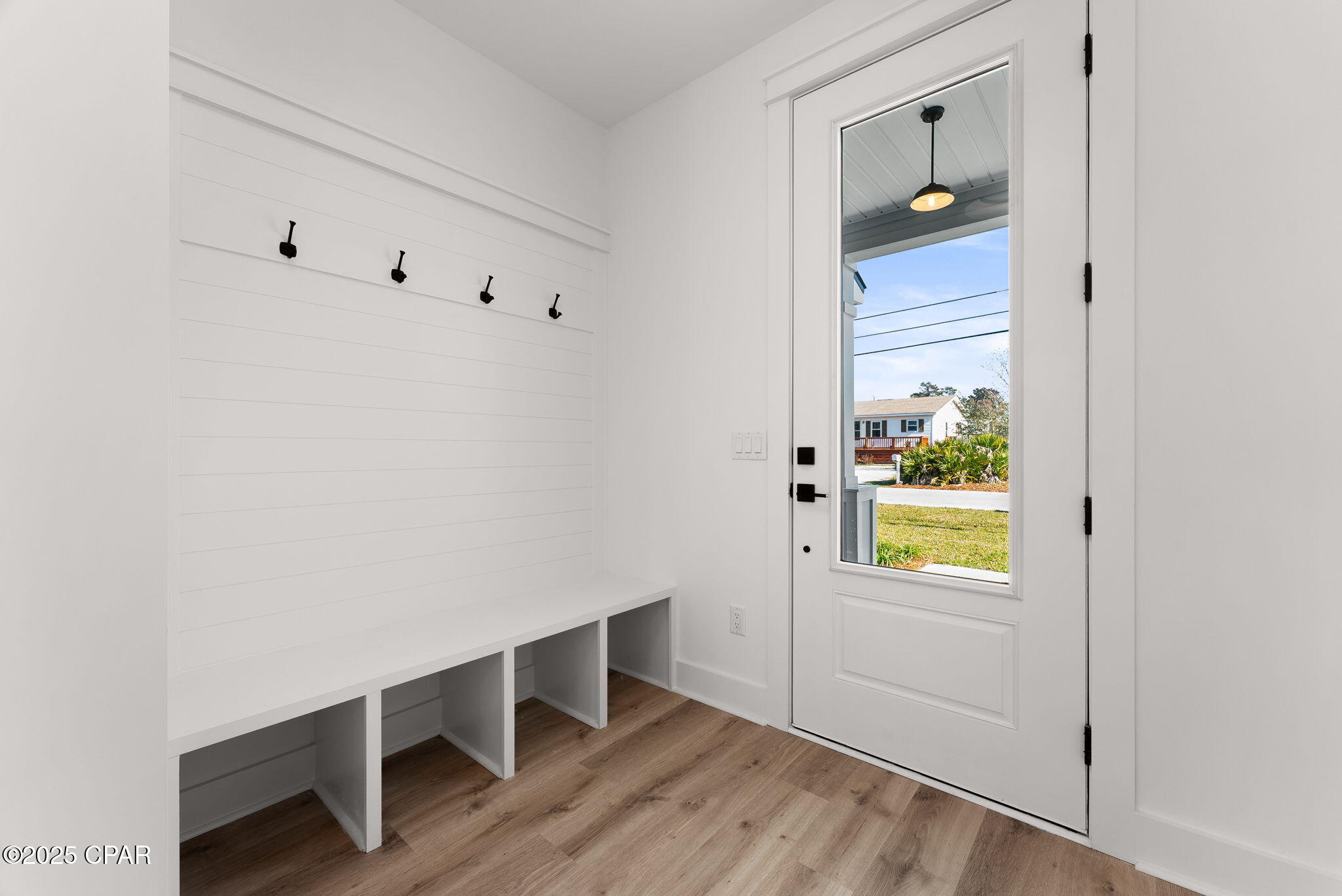 Image 7 For 515 Pinetree Drive