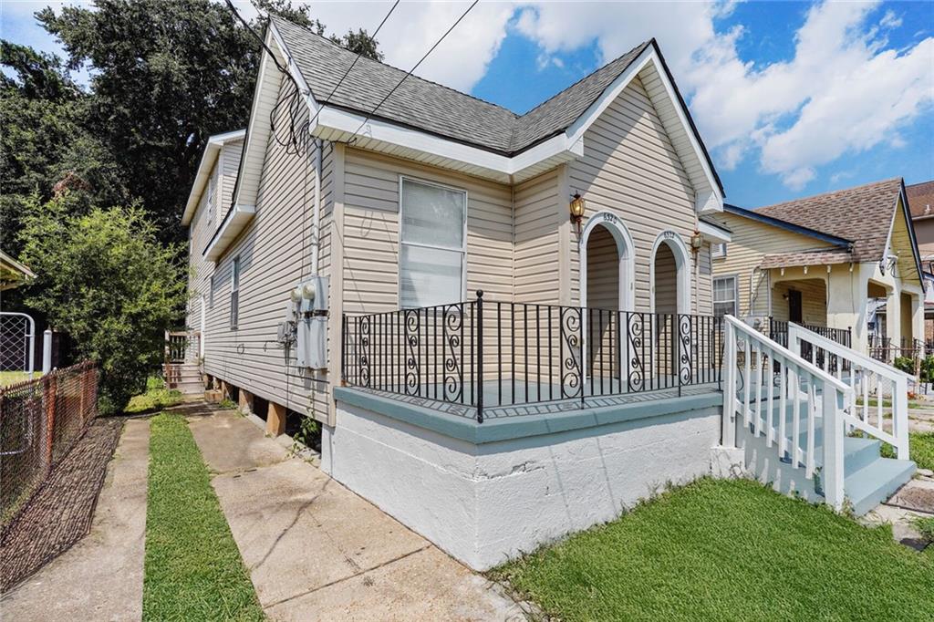Homes for sale in New Orleans, LA | 6320 22 Baccich St, New Orleans, LA 70122 | MLS# 2549056