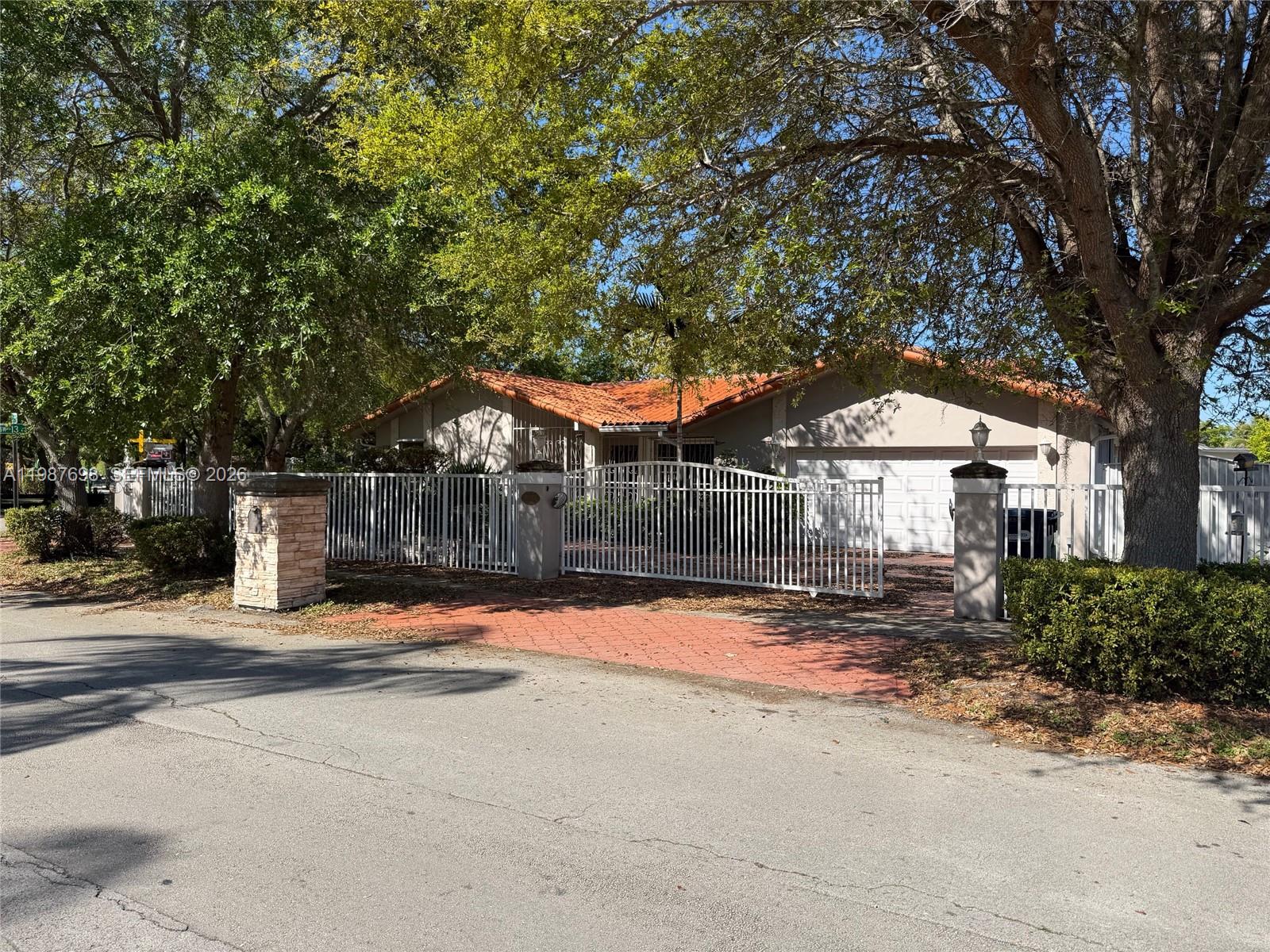 Las Palmas Condo 9/5