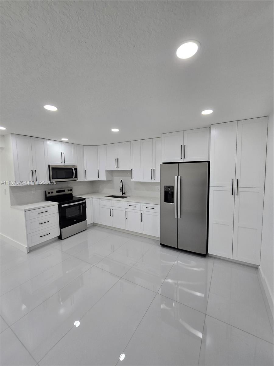 Carol City Lake Steven Es