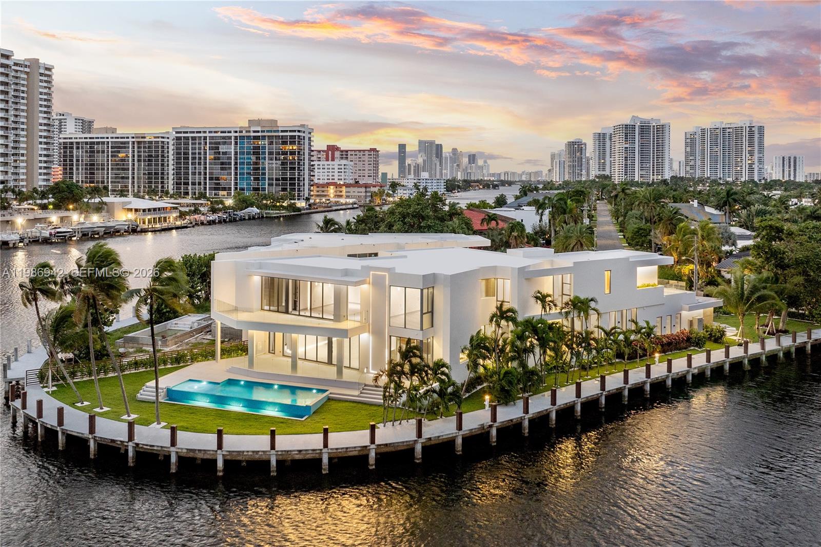501 Palm Dr