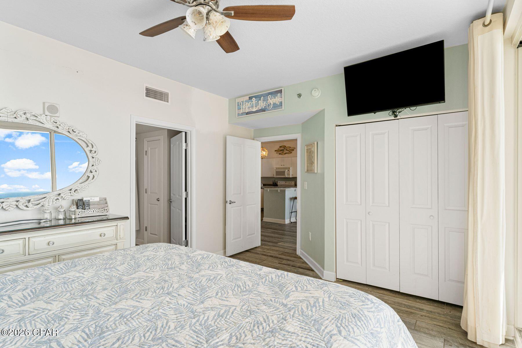 Image 12 For 9900 Thomas Drive 1420