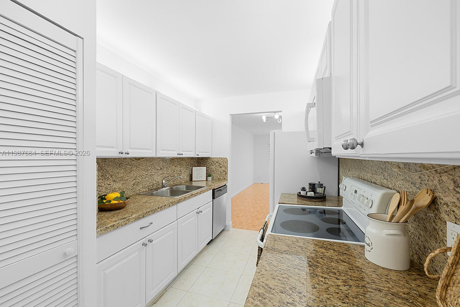 Cambridge At Century Vill