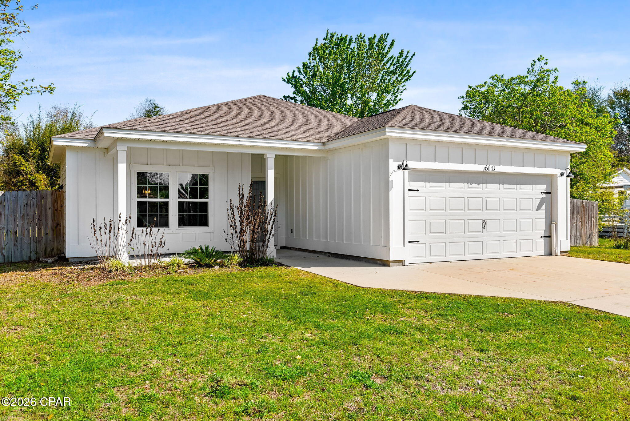 Image 2 For 613 Live Oak Lane