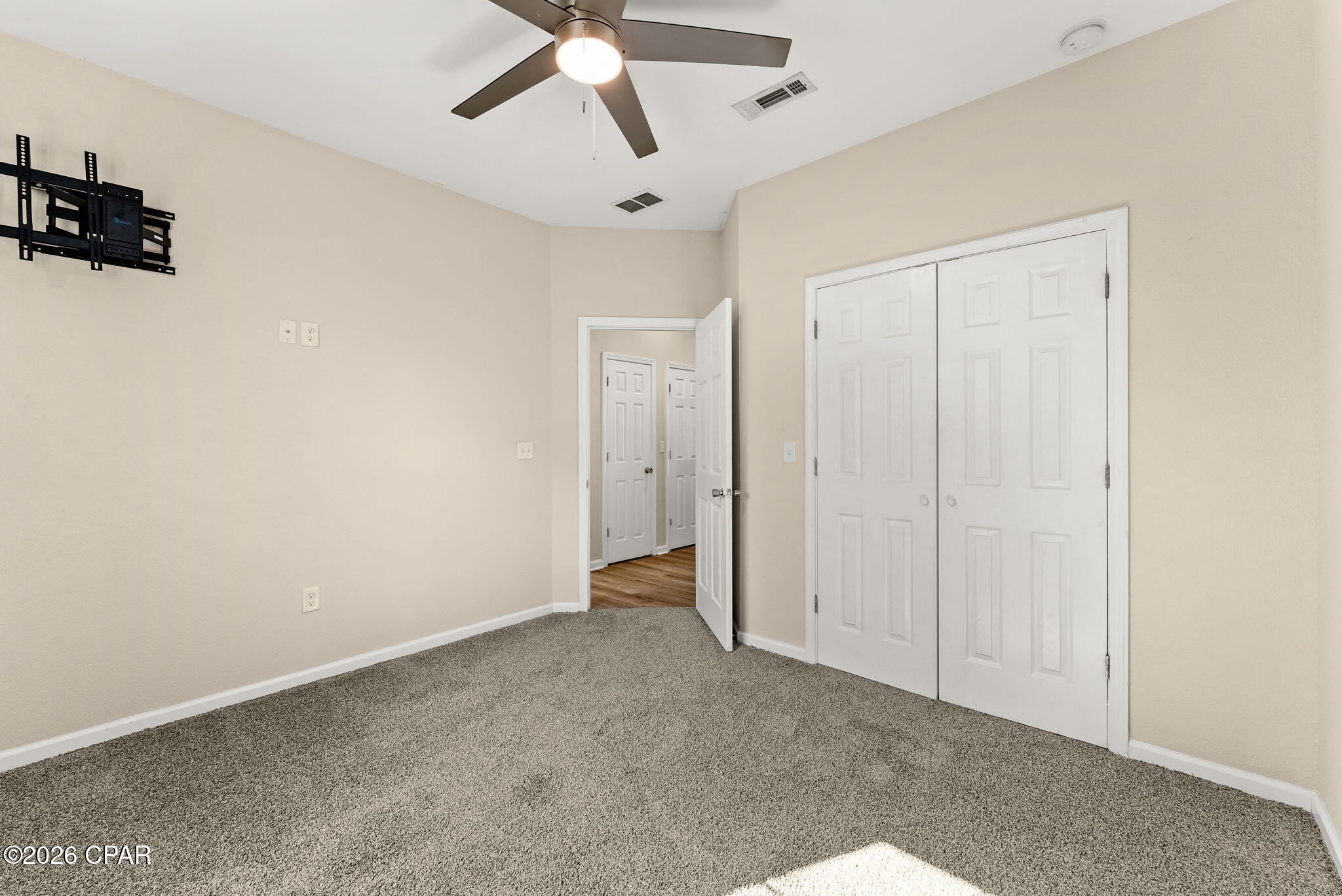Image 20 For 613 Live Oak Lane