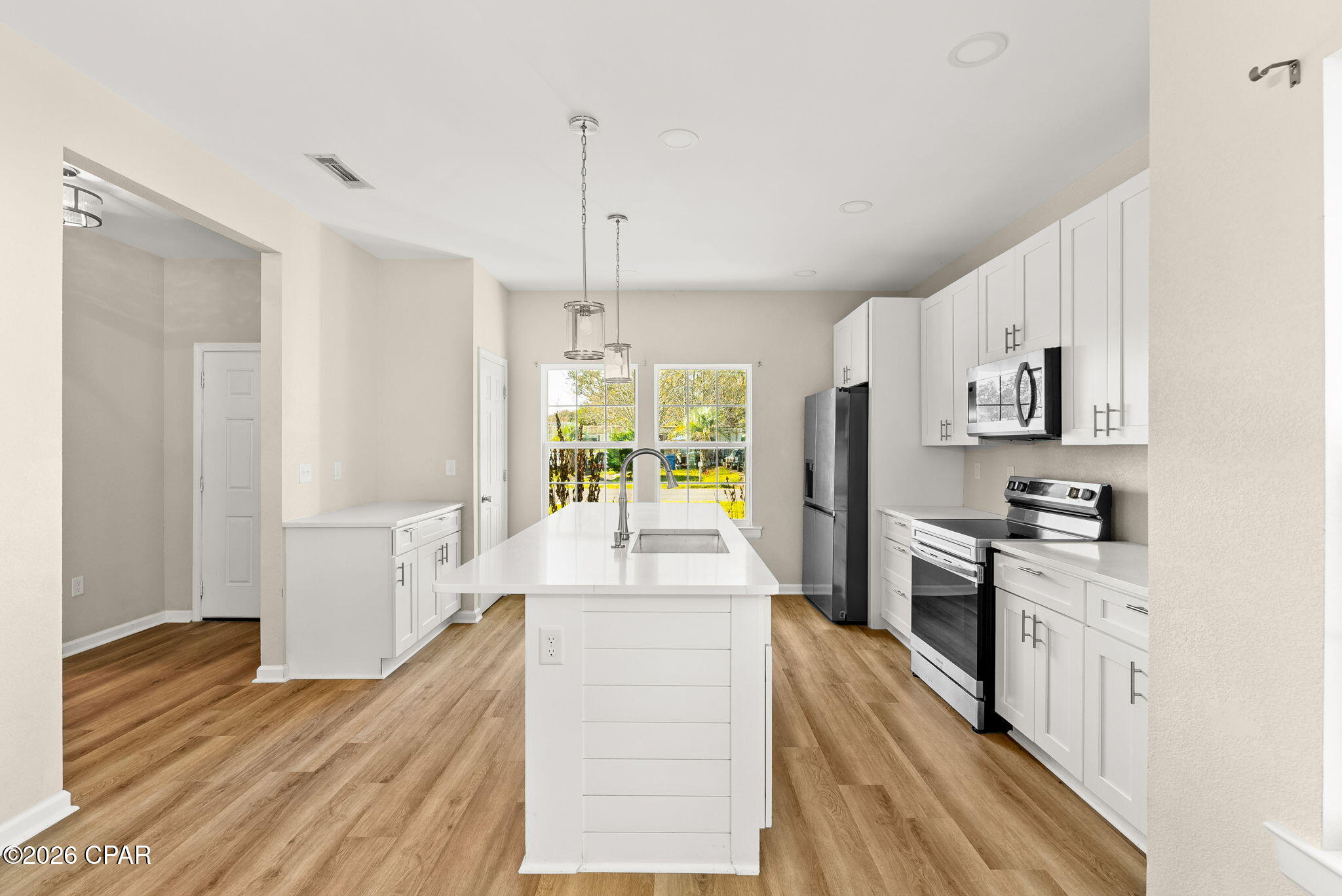 Image 8 For 613 Live Oak Lane