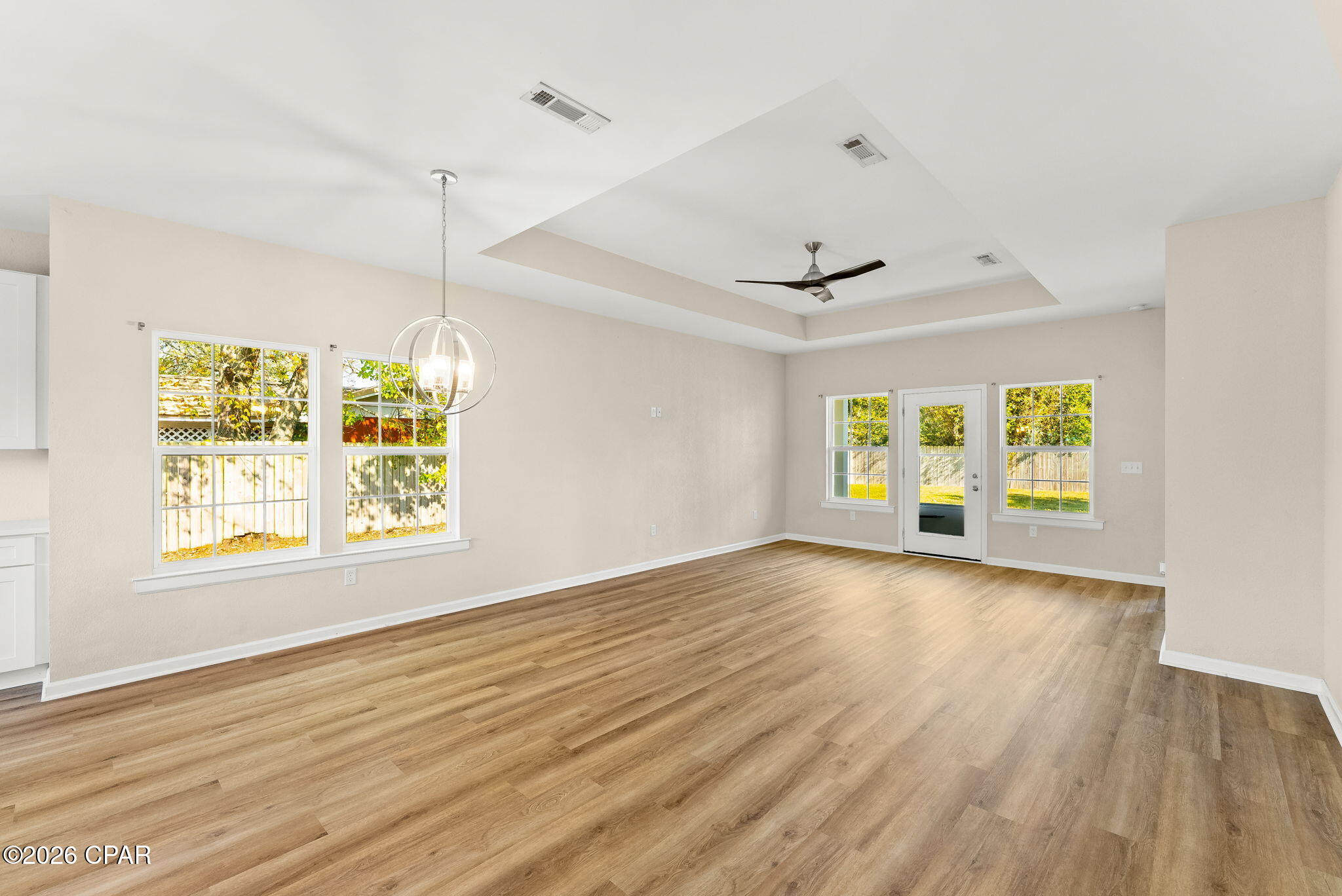 Image 9 For 613 Live Oak Lane