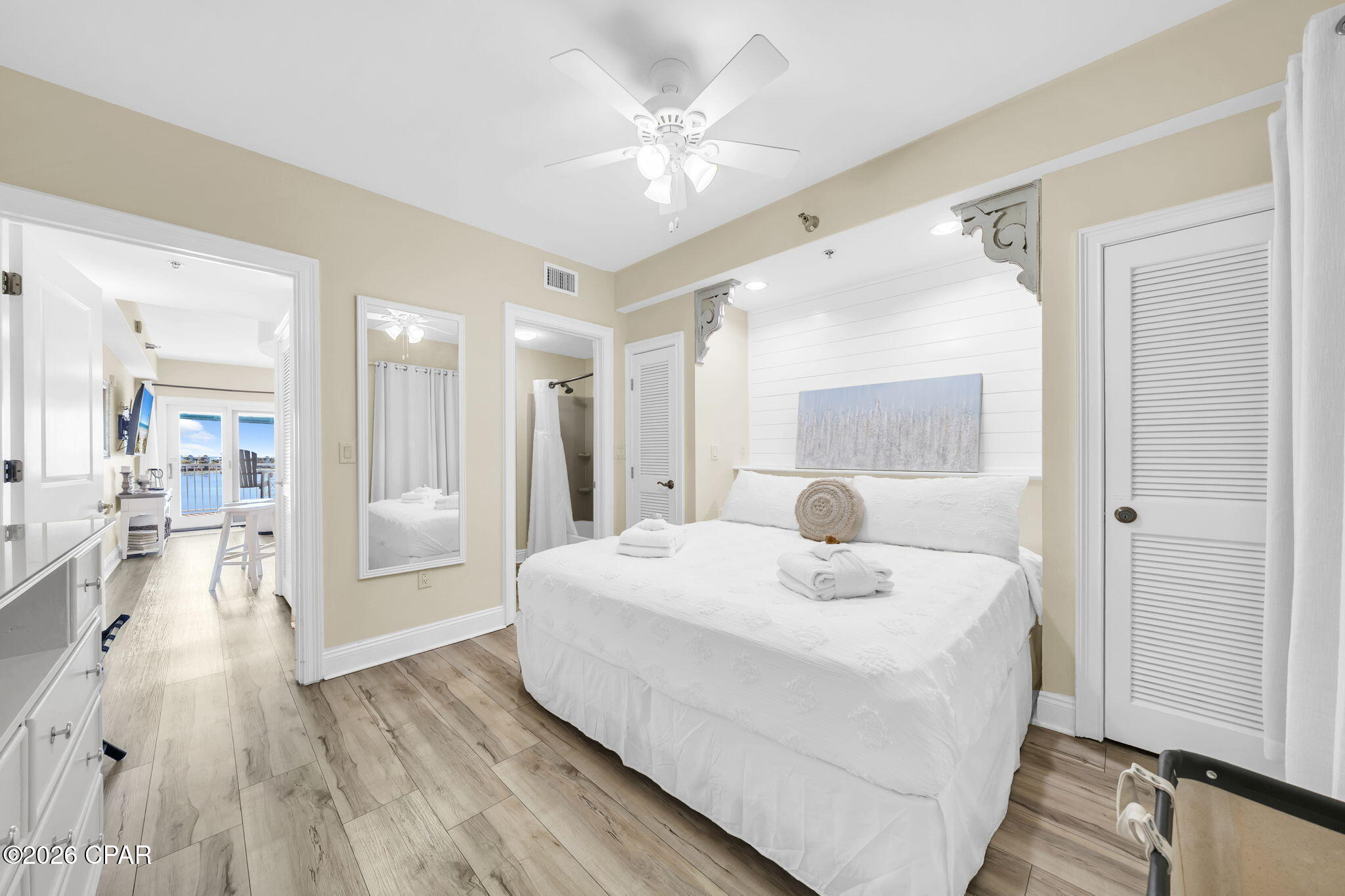 Image 5 For 114 Carillon Market Street 412