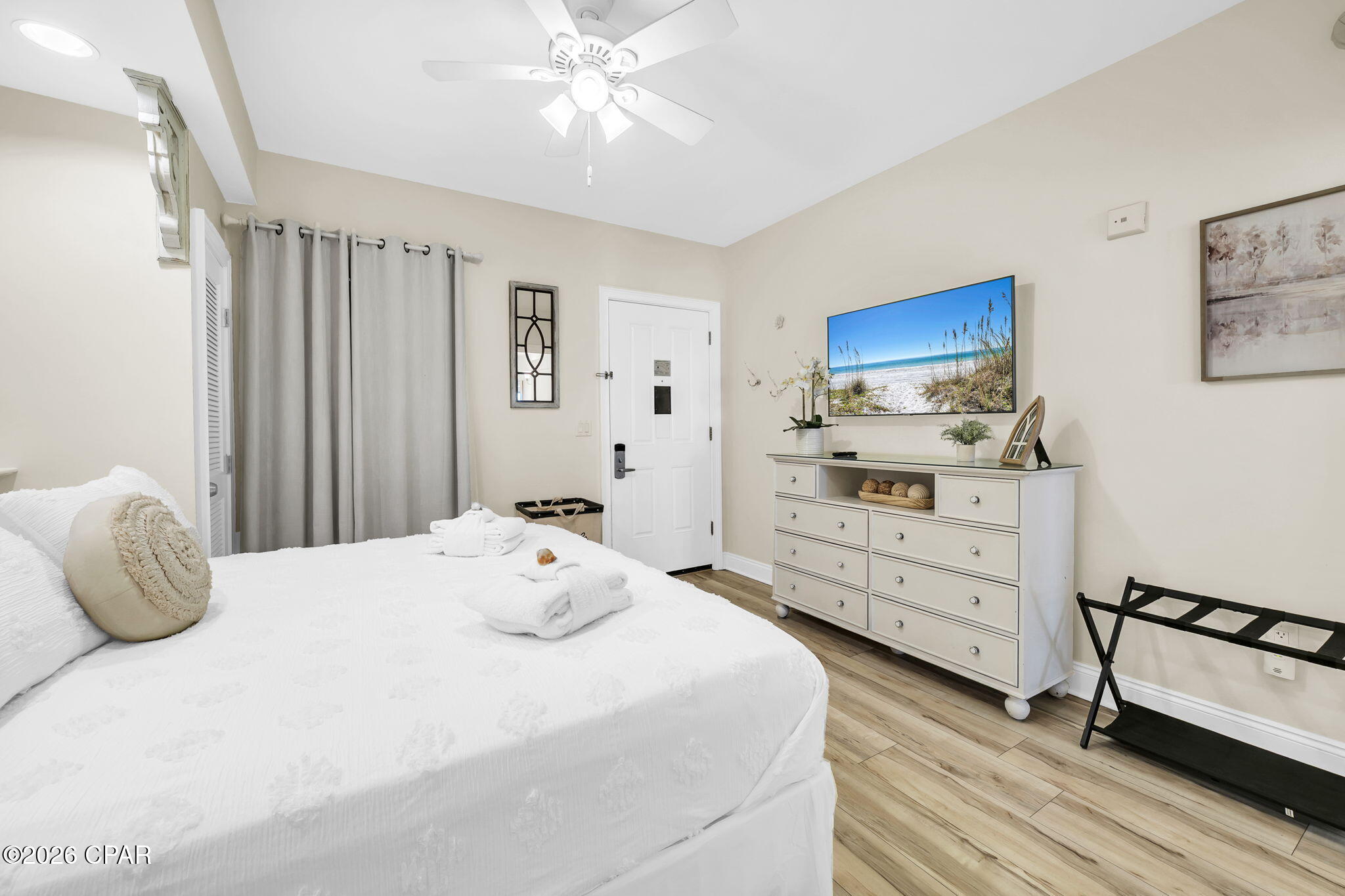 Image 9 For 114 Carillon Market Street 412