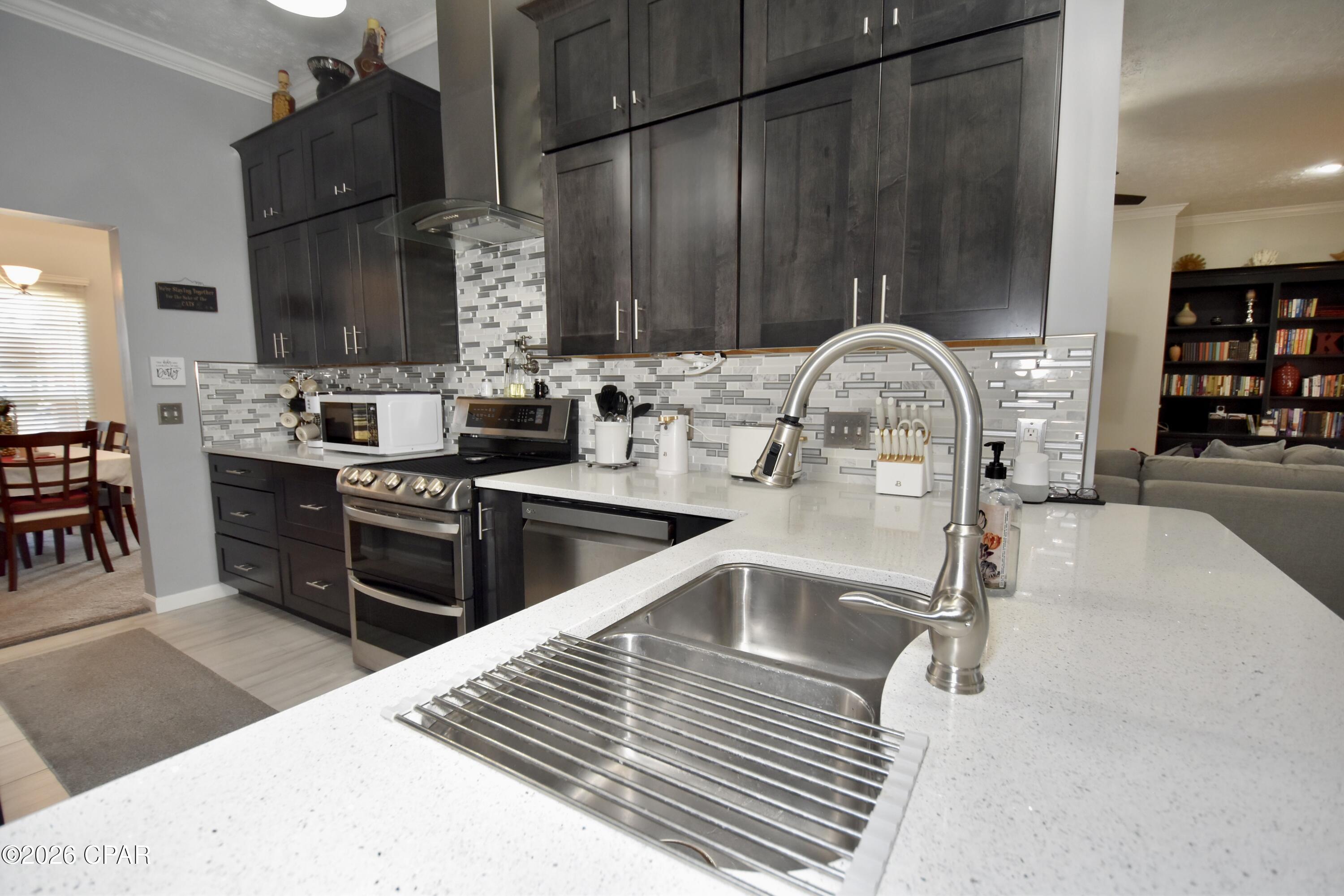 Image 17 For 2601 Parkwood Drive