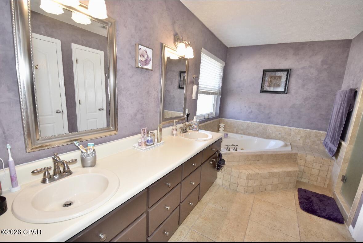 Image 35 For 2601 Parkwood Drive