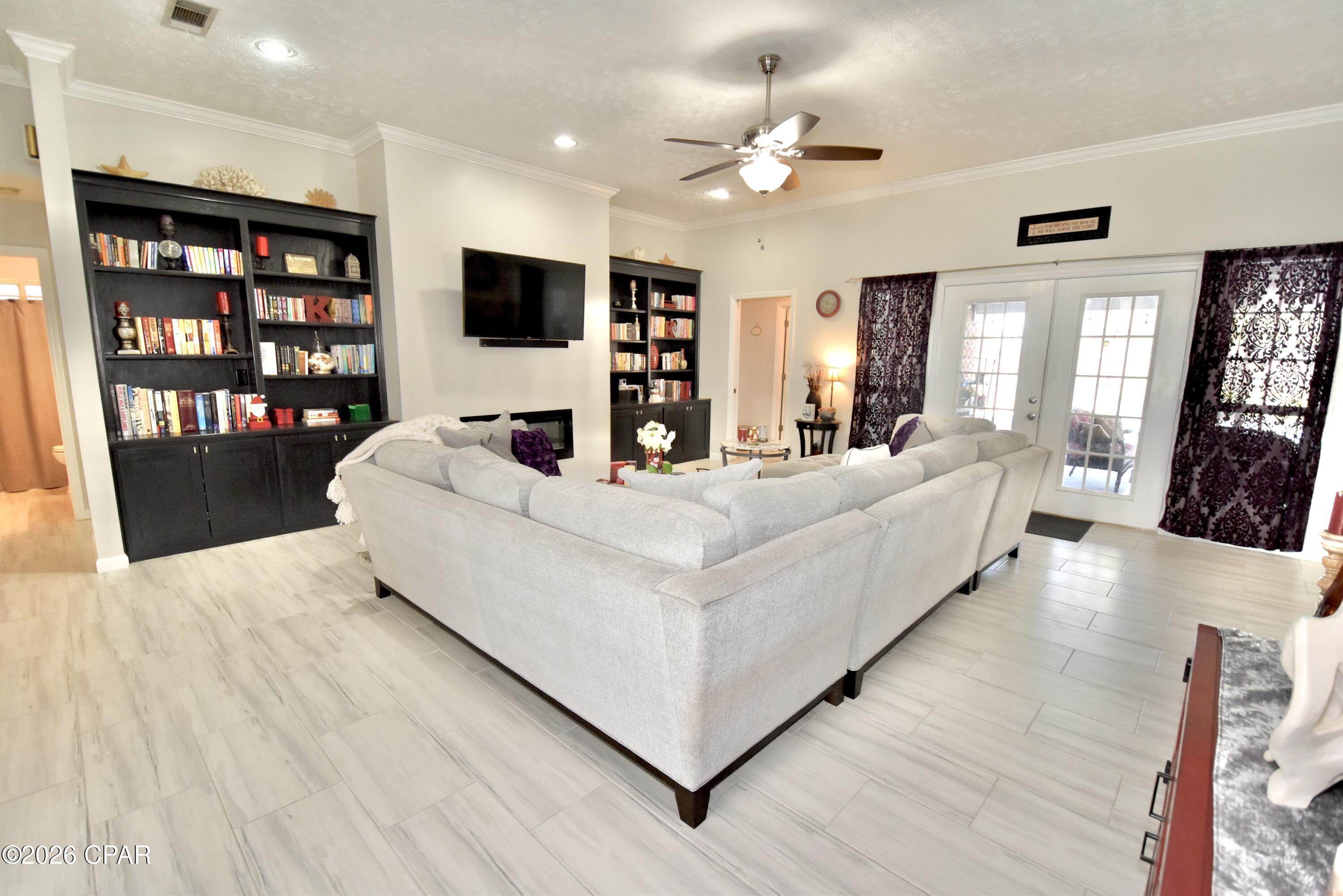 Image 6 For 2601 Parkwood Drive