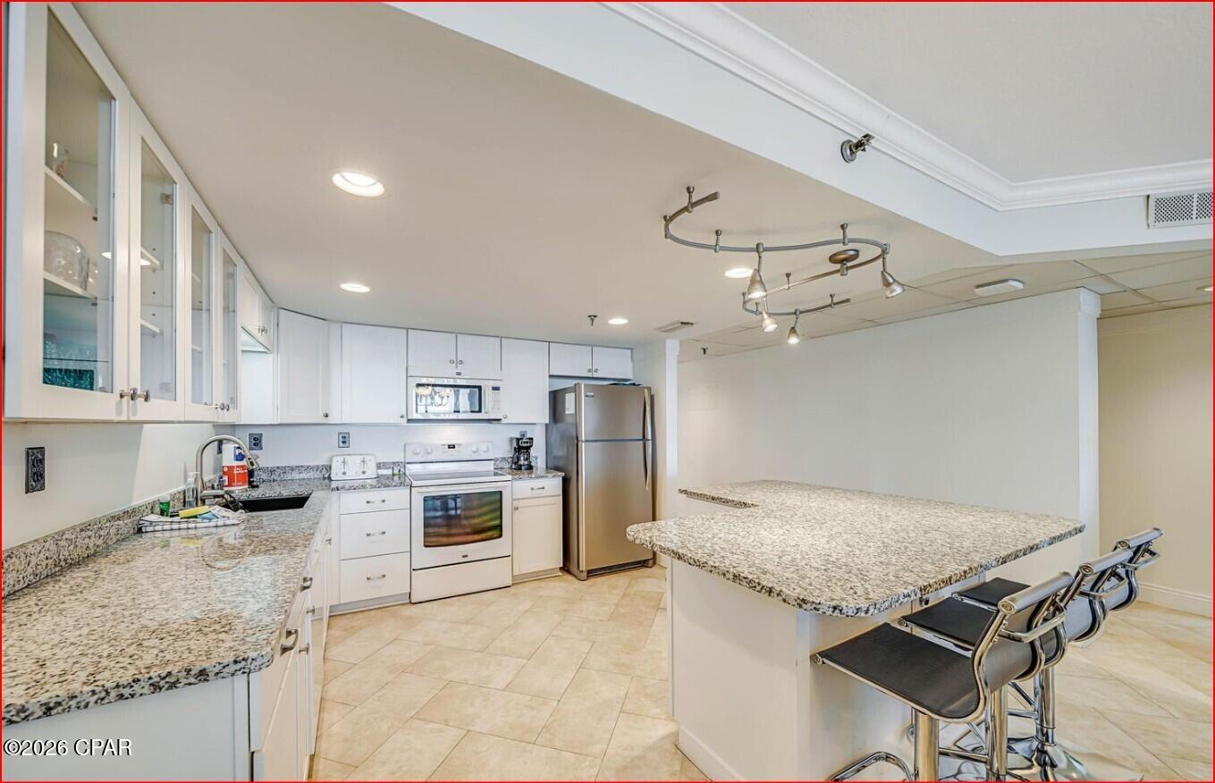 Image 6 For 6201 Thomas Drive 1405