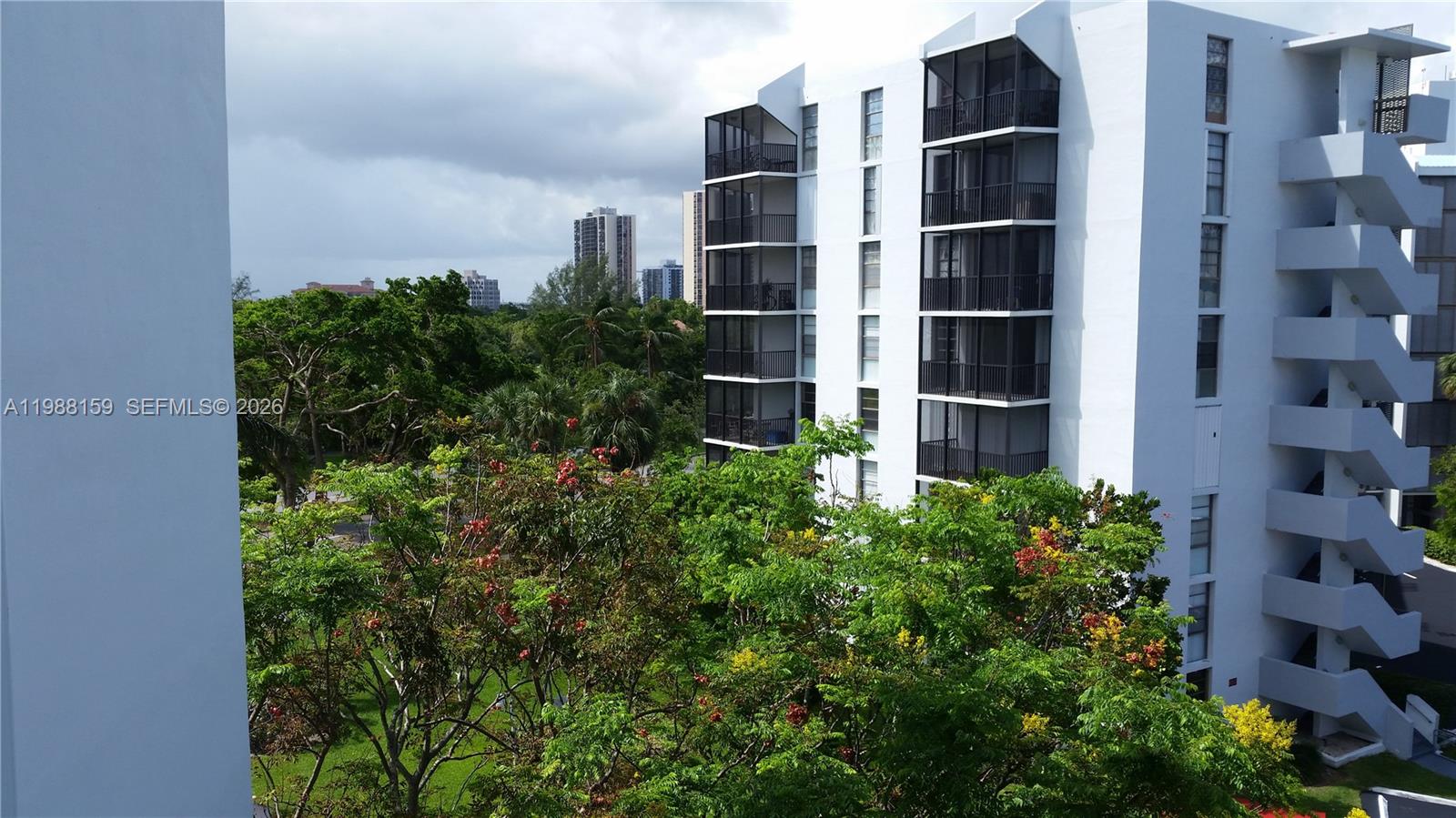 3475 Country Club Dr Unit 202, Aventura, Florida 33180