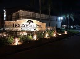 Hollywood Parc Condominiu