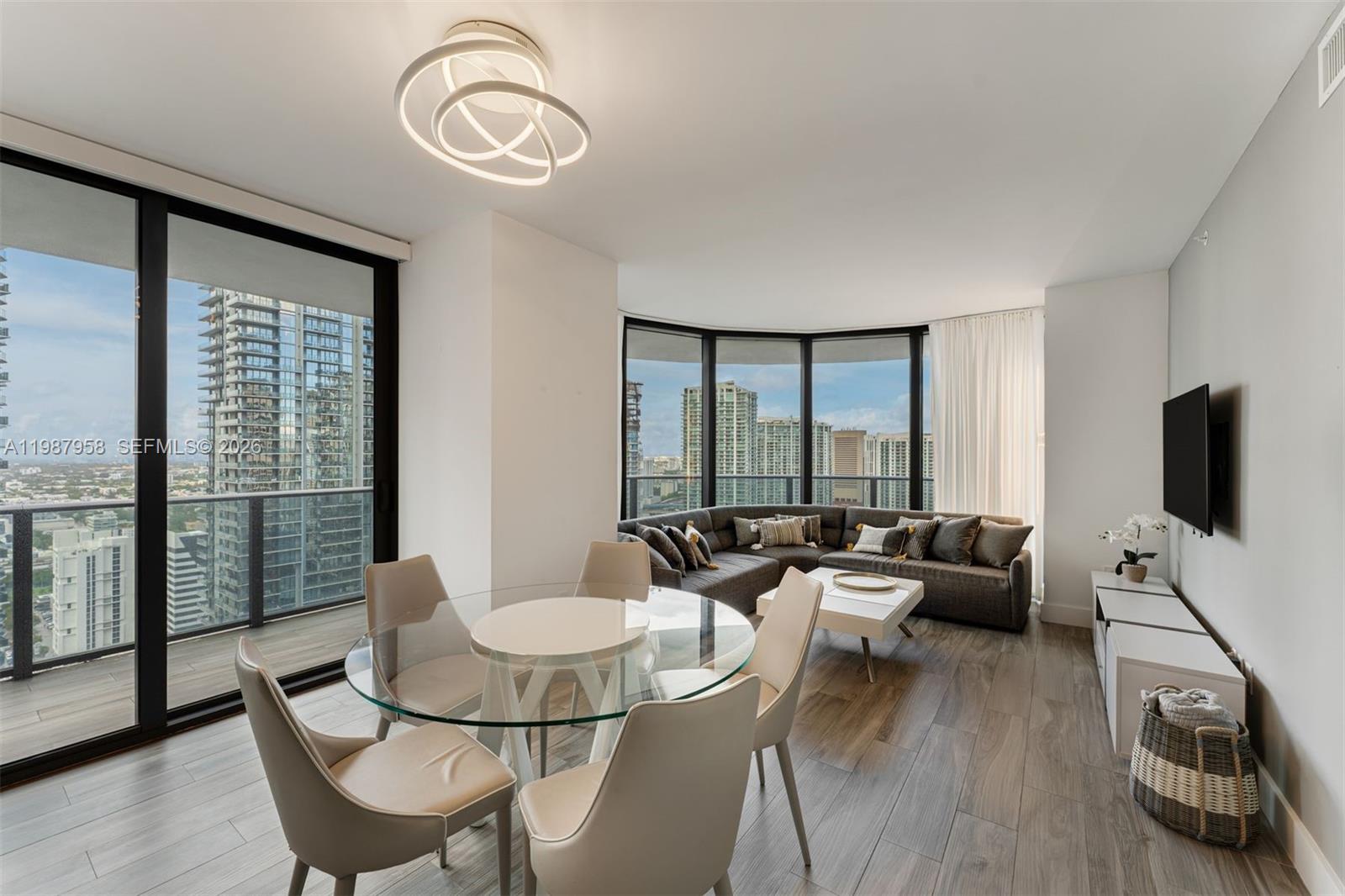 Condo for Sale in Miami, FL