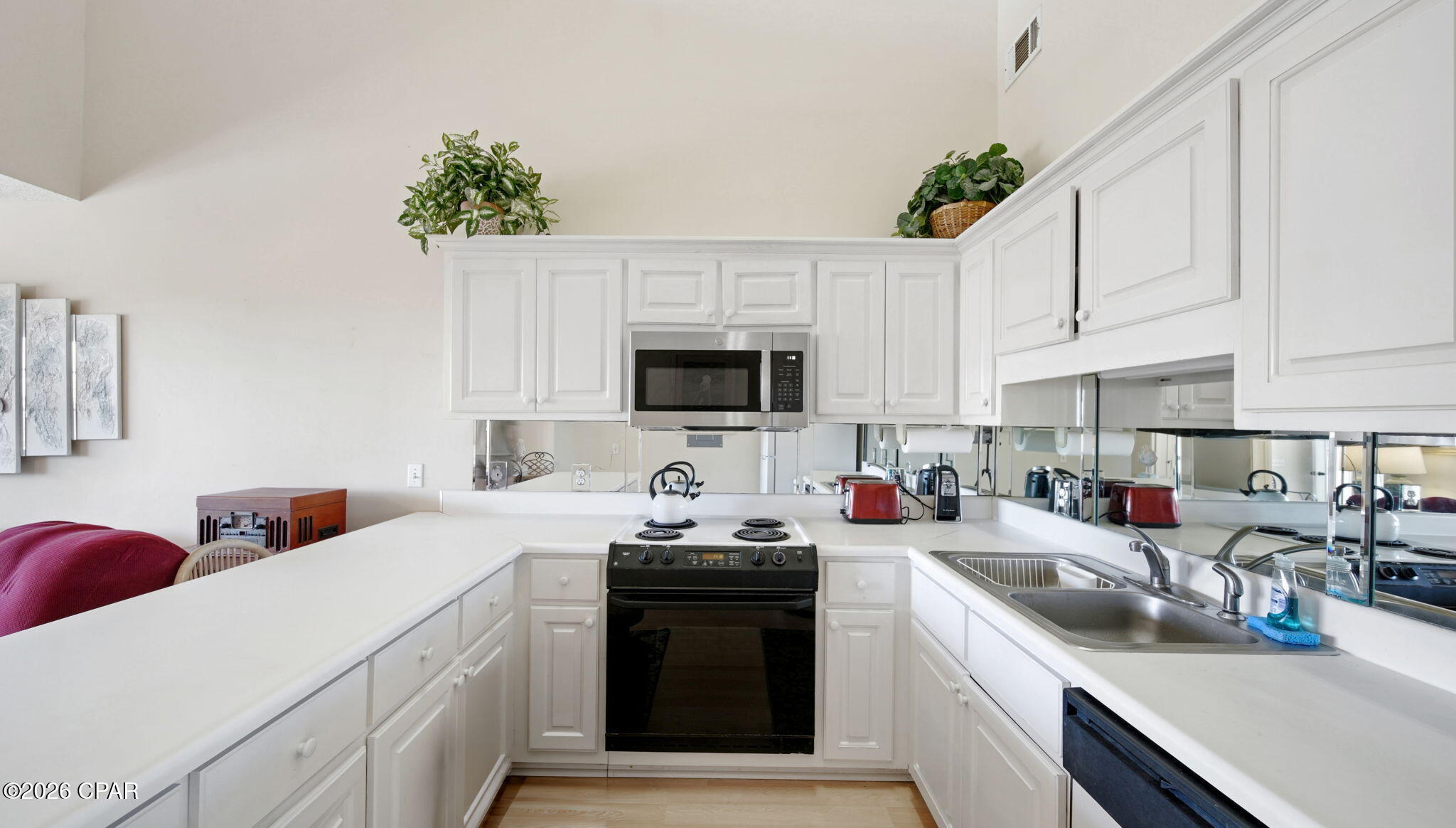 Image 8 For 17462 Front Beach Road 55302