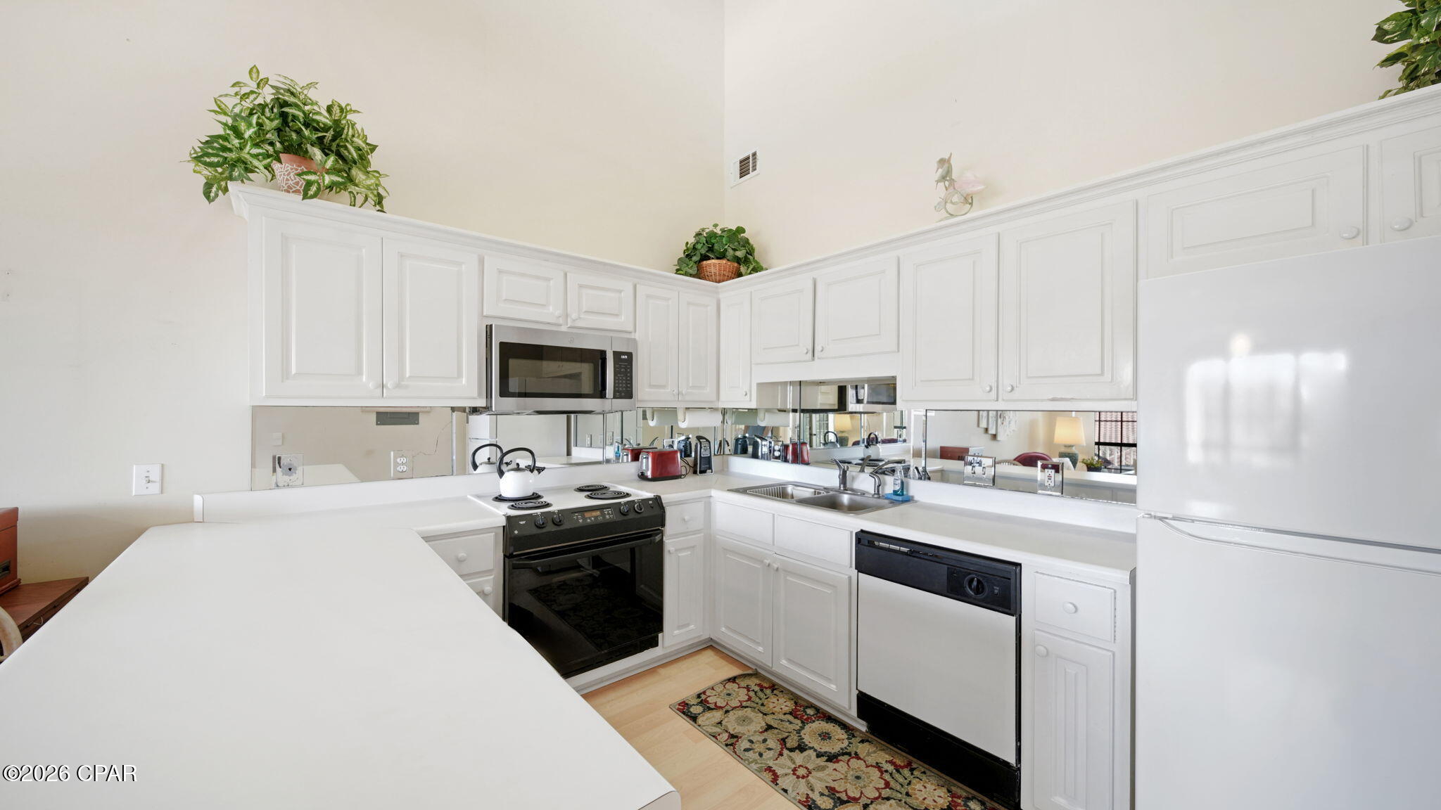 Image 9 For 17462 Front Beach Road 55302