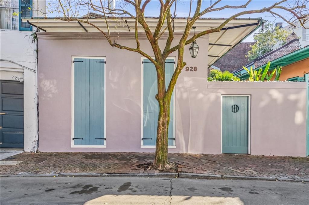 928 GOVERNOR NICHOLLS Street