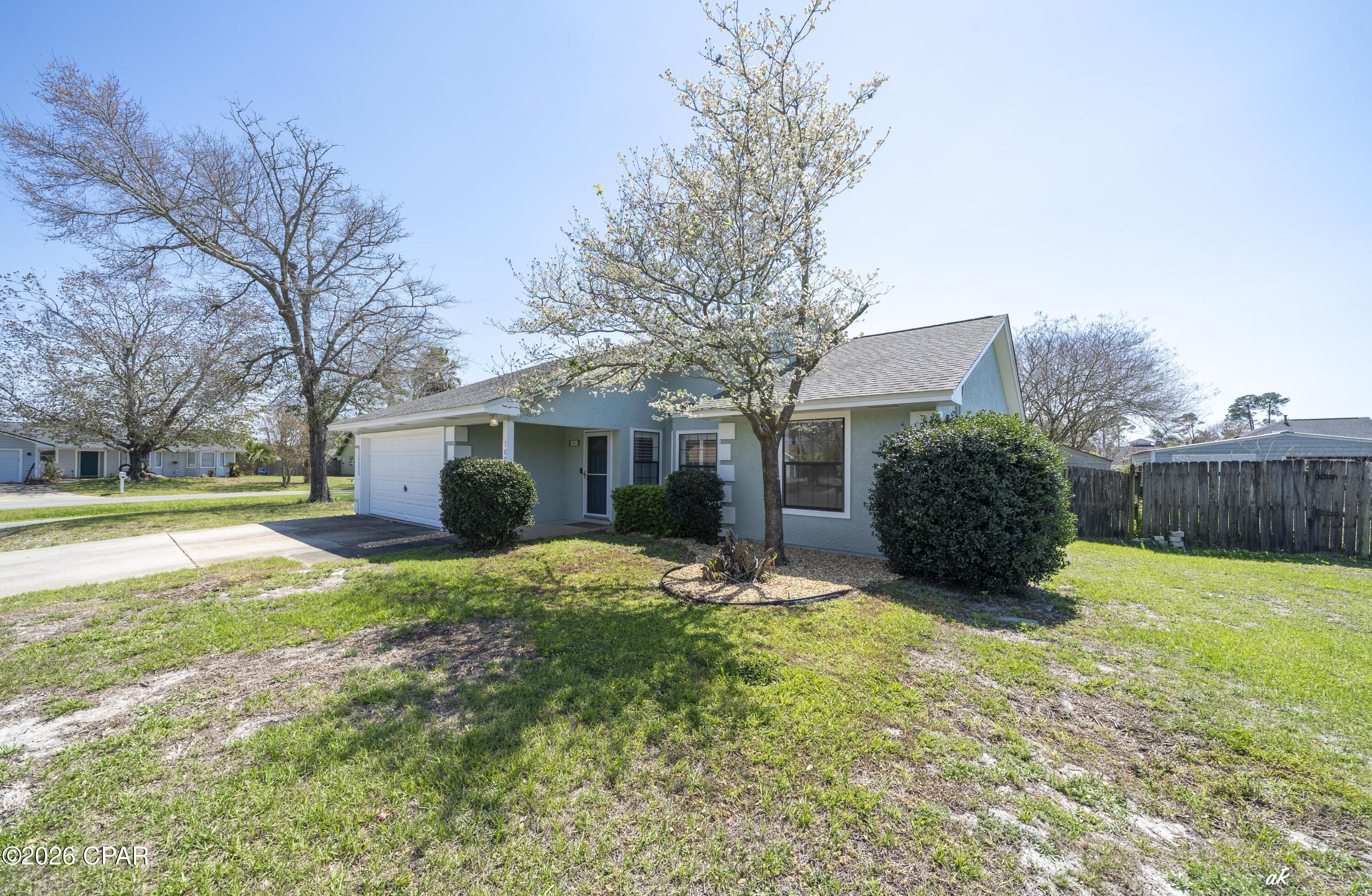 Image 2 For 307 Fan Palm Place