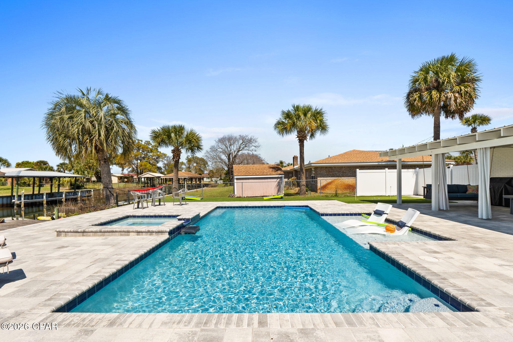 Listing photo id 38 for 4415 Baywood Drive