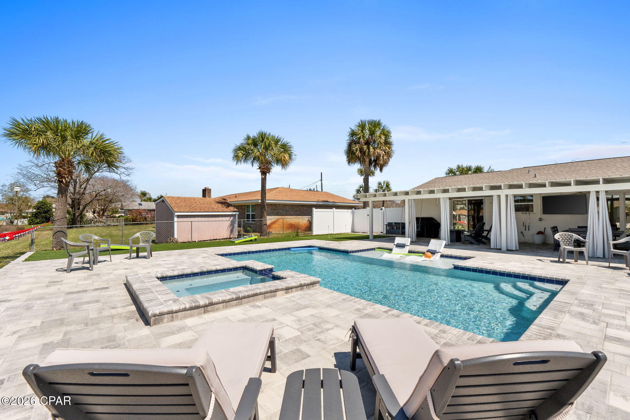 Listing photo id 39 for 4415 Baywood Drive