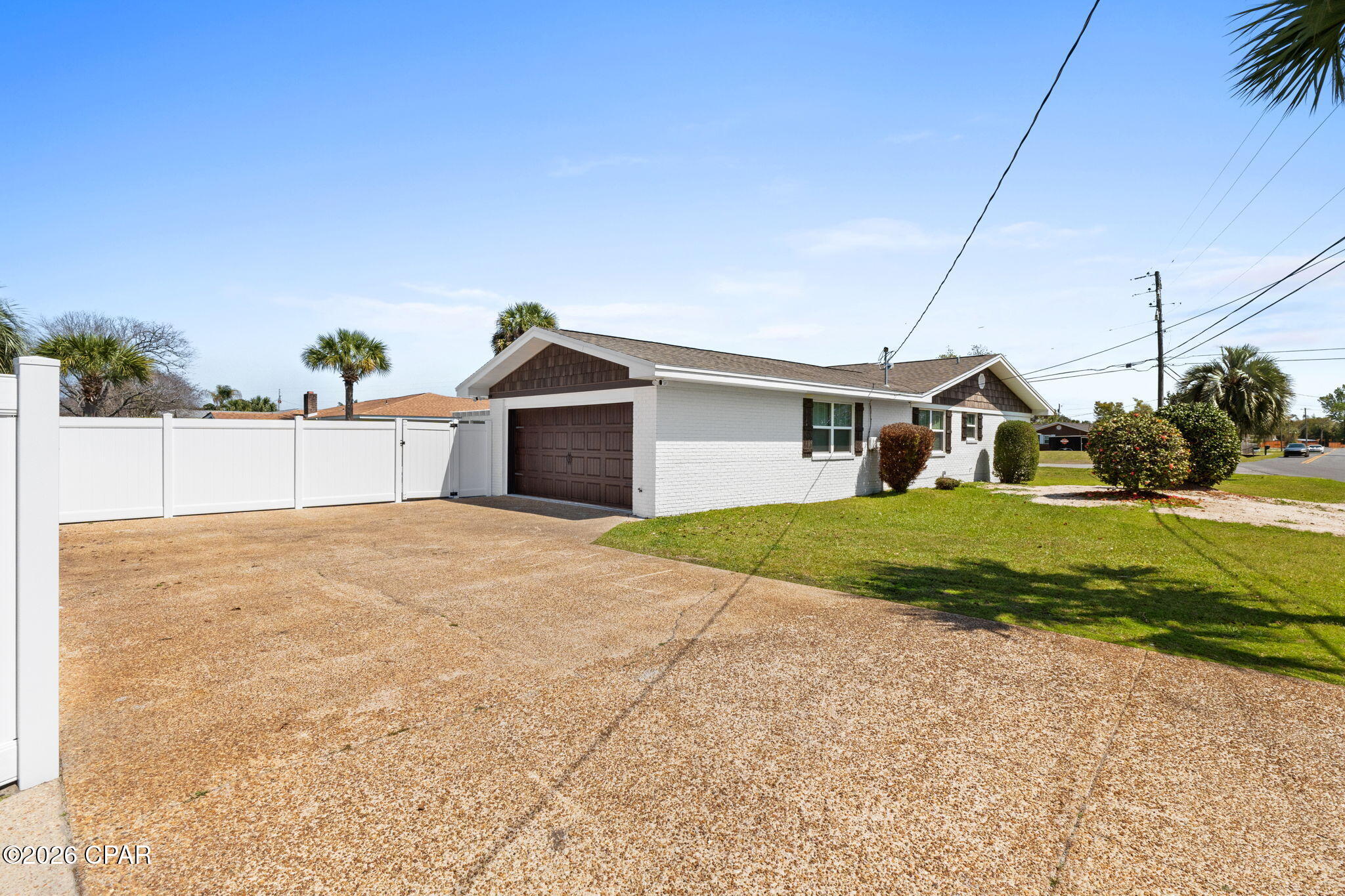 Listing photo id 50 for 4415 Baywood Drive