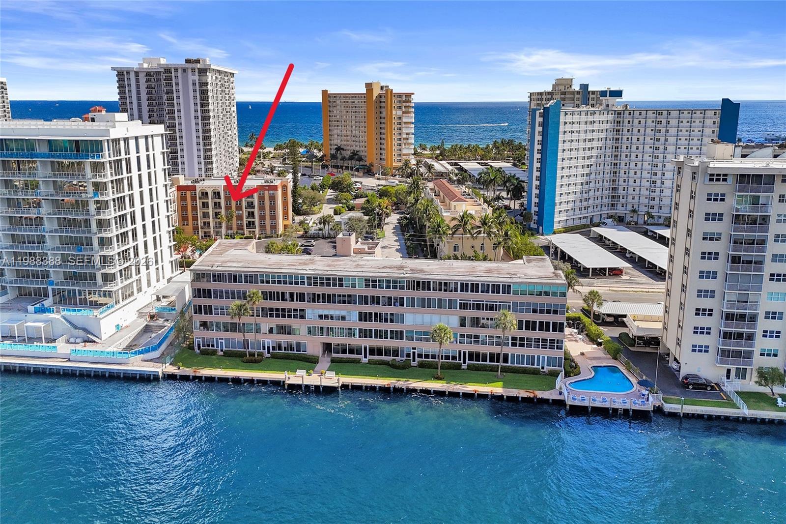 Lado Del Rio Condo