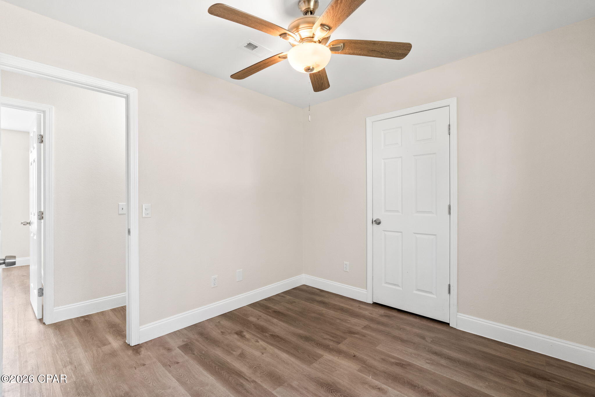 Image 20 For 4834 Pine Avenue