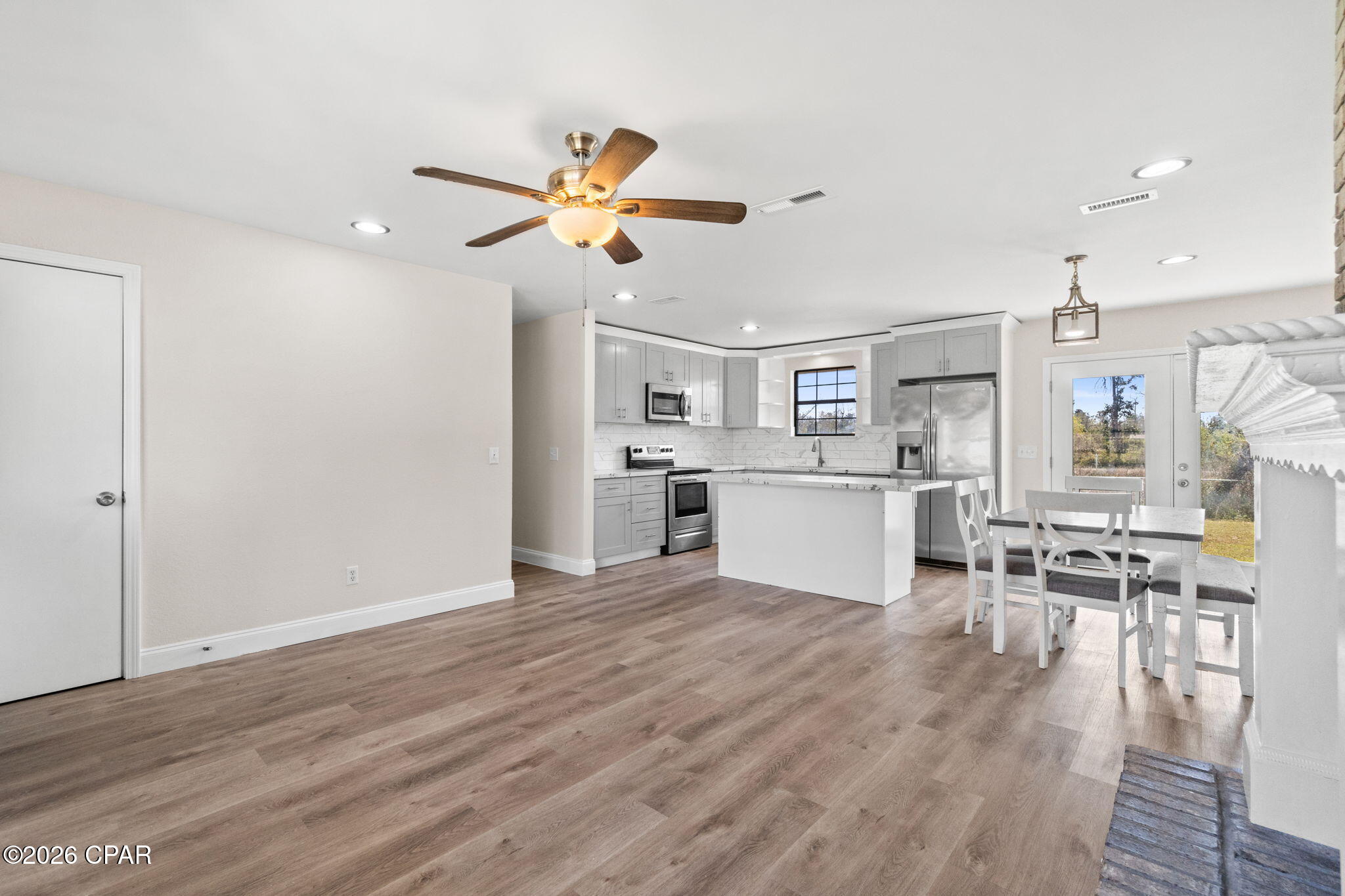 Image 8 For 4834 Pine Avenue