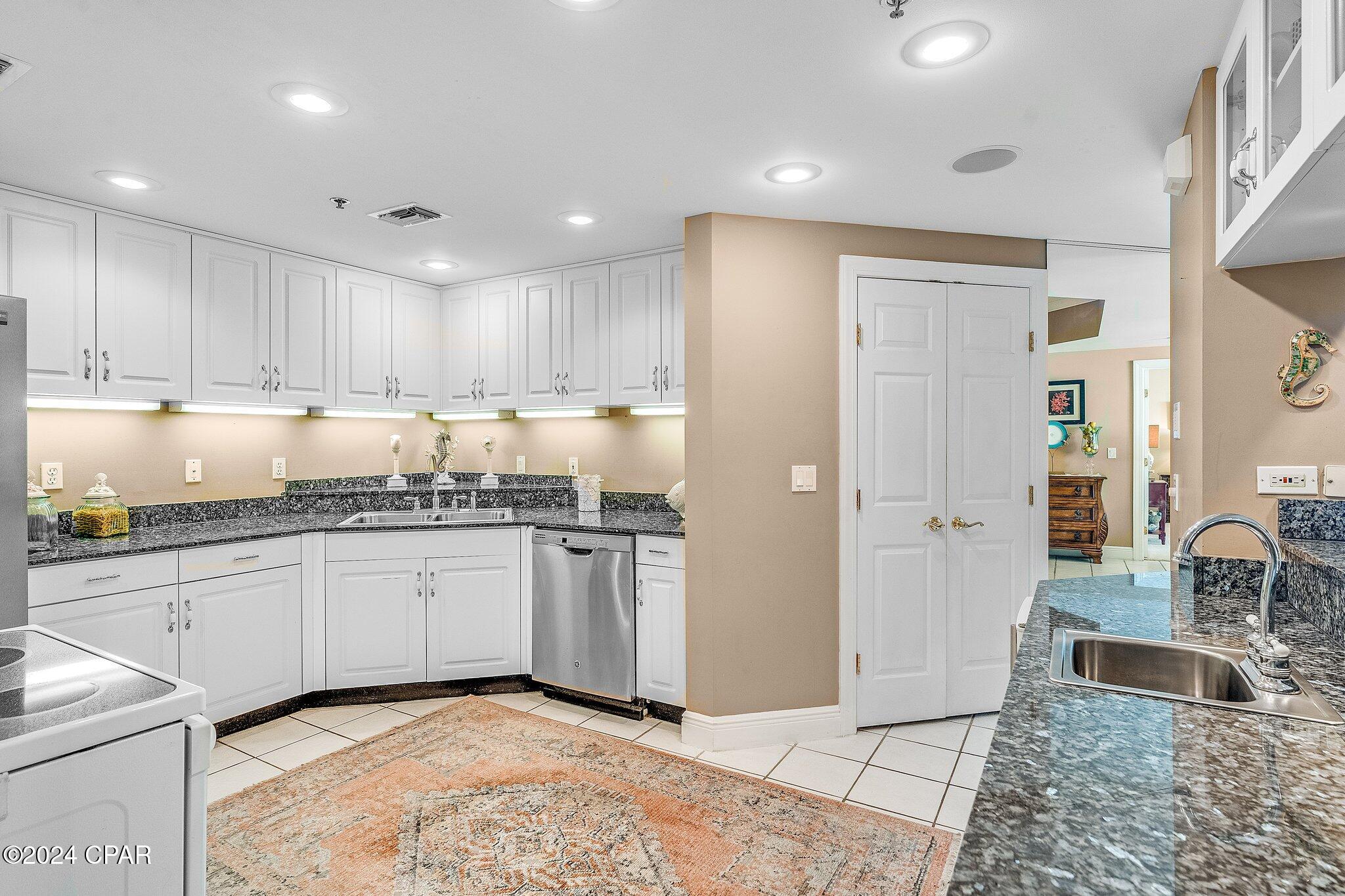 Image 13 For 6415 Thomas Drive 1203