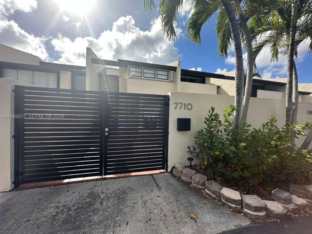 Sunset Park Lake Villas S