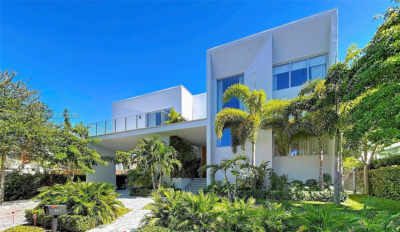 Stunning 5 bedroom, 5.5 bath residence plus maids quarters.  This modern home is located in exclusive Key Biscayne island with access to top private and public schools.  The home features bright open spaces, luminous interiors with open layouts, high ceilings and generous outdoor living space.  Easy to show.  TEXT LA.