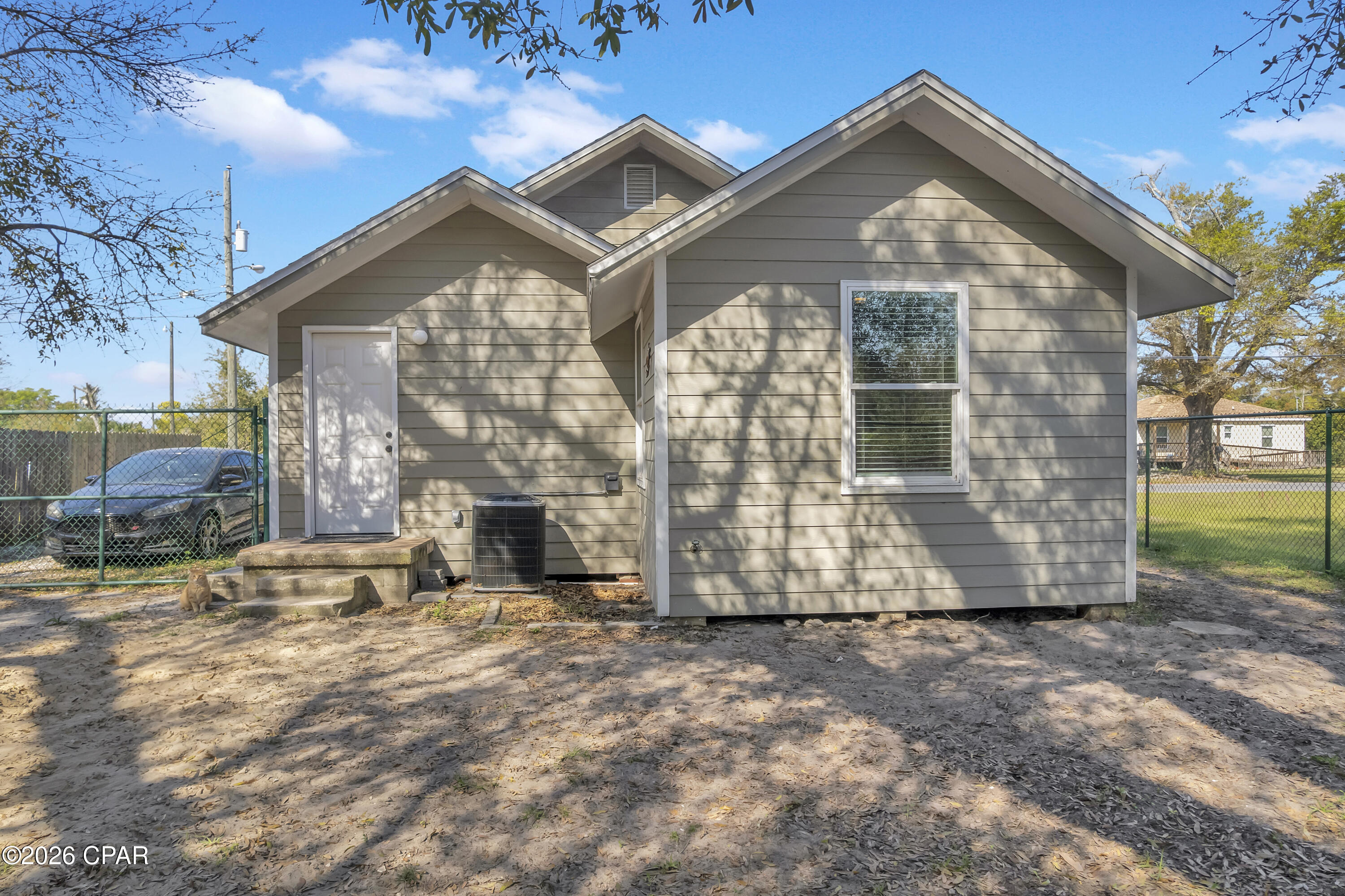 Image 36 For 712 College Avenue