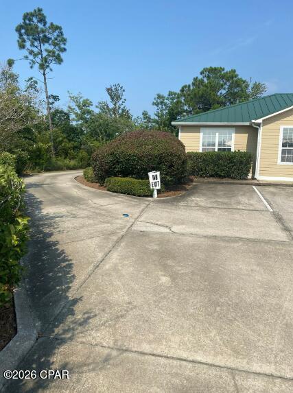 Listing photo id 8 for 2420 Jenks Avenue