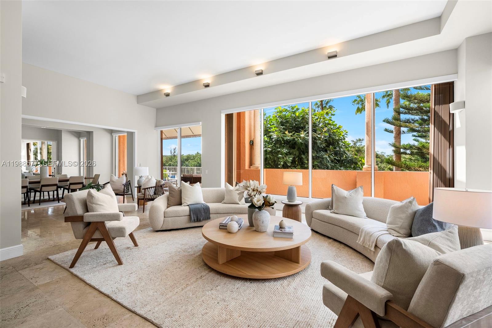 10 Edgewater Dr Lanai South